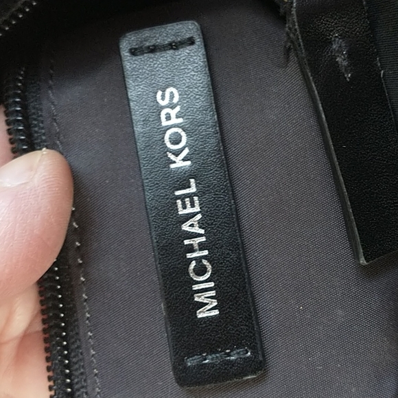 Michael Kors Beautiful Crossbody Messenger Bag - Picture 6 of 10